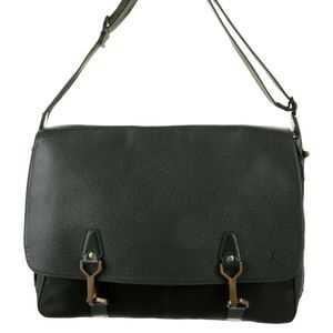 Louis Vuitton Taïga Dersou Messenger Bag